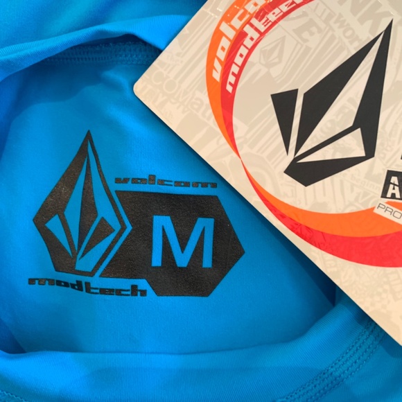 Volcom Youth Blue Swim Long Sleeve Rashguard Size Medium - Picture 6 of 6